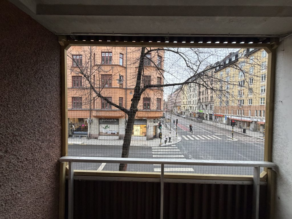 Kattsäkert installerat kattnät inifrån